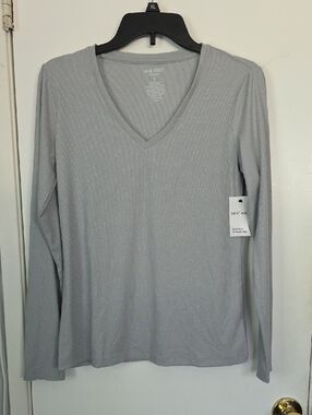 Nine West Light Gray Ribbed V-Neck Long Sleeve Shirt
